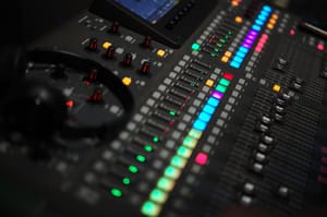 Sound Control. 📸 Shot with the APO-Summicron 50
